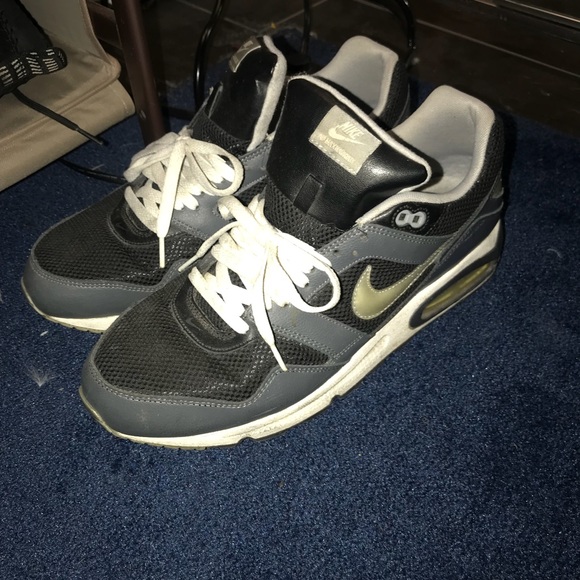 Nike AirMax Navigates - Picture 3 of 4